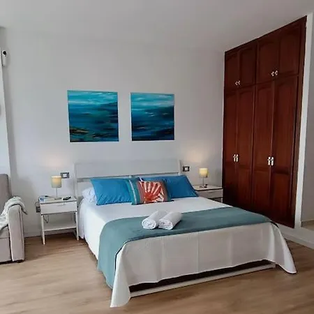 - Estudio Comodo Con Terraza Y Wifi アパート